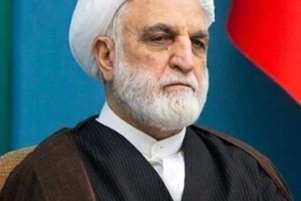 رئيس السلطة القضائية الإيرانية يدعو إلى سرعة محاكمة المتهمين بالتعاون مع إسرائيل