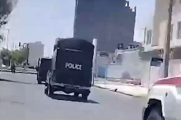 السلطات الإيرانية تصعد من ضغوطها على متظاهري زاهدان.. ووجود أمني وعسكري كثيف في المدينة