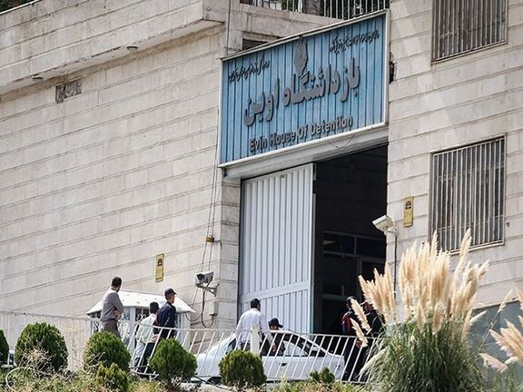 ۲۲ زن زندانی در زندان اوین خواهان توقف «اذیت و آزار جنسی» زندانیان در حین بازرسی بدنی شدند