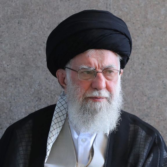 سجين سياسي إيراني لخامنئي: سياساتك دفعت بإيران نحو الانهيار.. ولن تنقذك "المفاوضات"