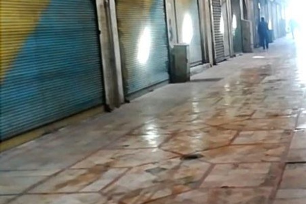 لليوم الثالث على التوالي.. إضراب عام في إيران والتجار يغلقون متاجرهم تضامنا مع الانتفاضة