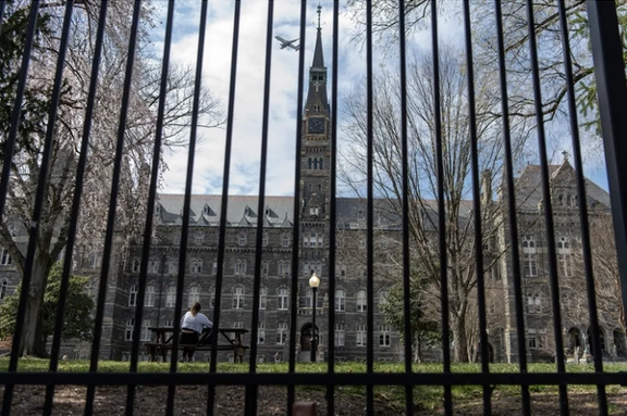 فاکسنیوز: استاد جورجتاون پس از آرزوی حمله جمهوری اسلامی به پایگاه آمریکا برکنار شد