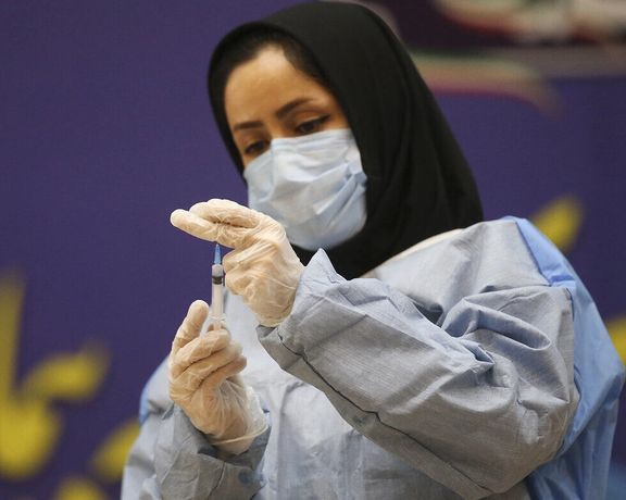 مینو محرز: واکسن روسی واردشده به ایران در برخی افراد عوارض شدیدی ایجاد کرده است