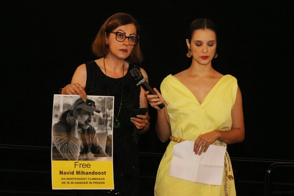 Neda Mihandoust speaking at the screening of Café at the Incríveis Film Festival in São Paulos on August 1, 2024