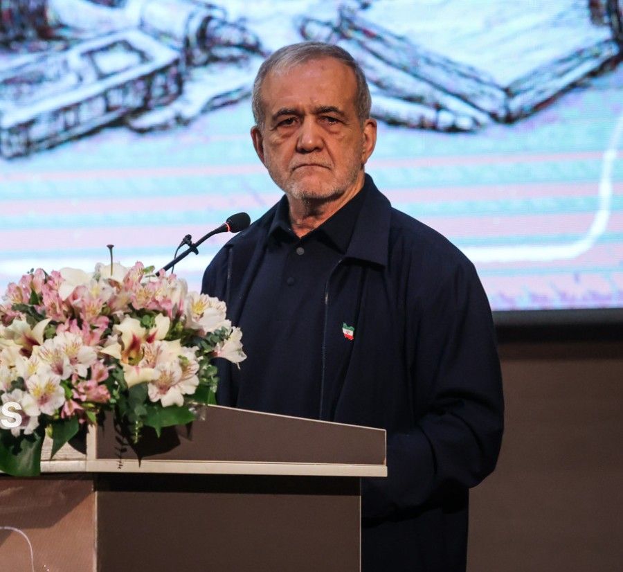 مسعود پزشکیان: هیچ تصمیمی بدون اذن رهبری اتخاذ نخواهد شد