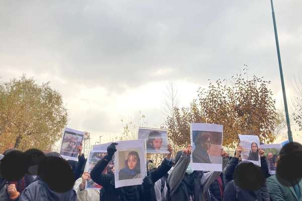 استمرار الإضرابات الجامعية في إيران.. والطلاب ينظمون عروضا فنية ضد "عسكرة الجامعات"