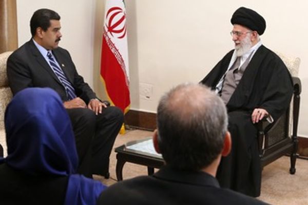 "الغارديان": القصف الأميركي لإيران أثار مخاوف لدى فنزويلا