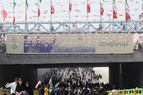 روزنامه همشهری: مردم درک کنند که کار نظام لنگ حضور در انتخابات است