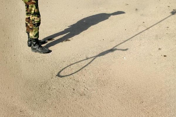 نامه زندانیان سیاسی: حکومت پاسخ به حملات خارجی را در طناب دار بر گردن جوانان جستجو میکند