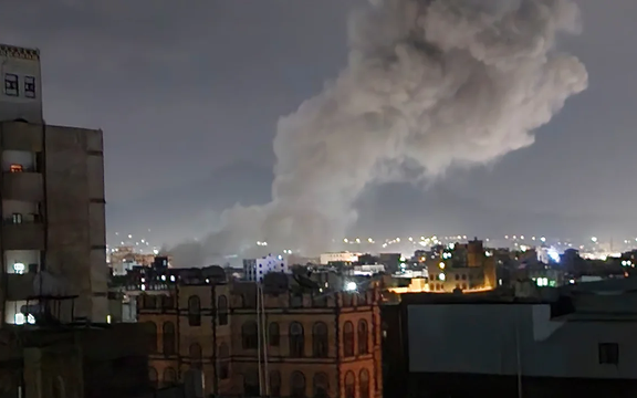 خبرگزاری رویترز از وقوع حملاتی به مواضع حوثیها در صنعا، پایتخت یمن، خبر داد