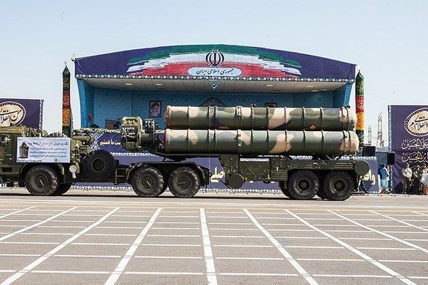 صور الأقمار الصناعية تظهر "تدمير أو تلف" أنظمة الدفاع "إس-300" في أصفهان بإيران