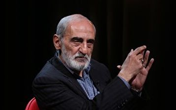 نماینده خامنهای به نامزدهای اصولگرا: خمینی گفت مرد آن است که از حرفش برگردد