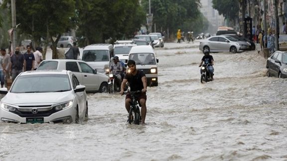 هشدار قرمز سیل در ۷ استان ایران؛ خیابانهای ایلام و اهواز زیر آب رفتند