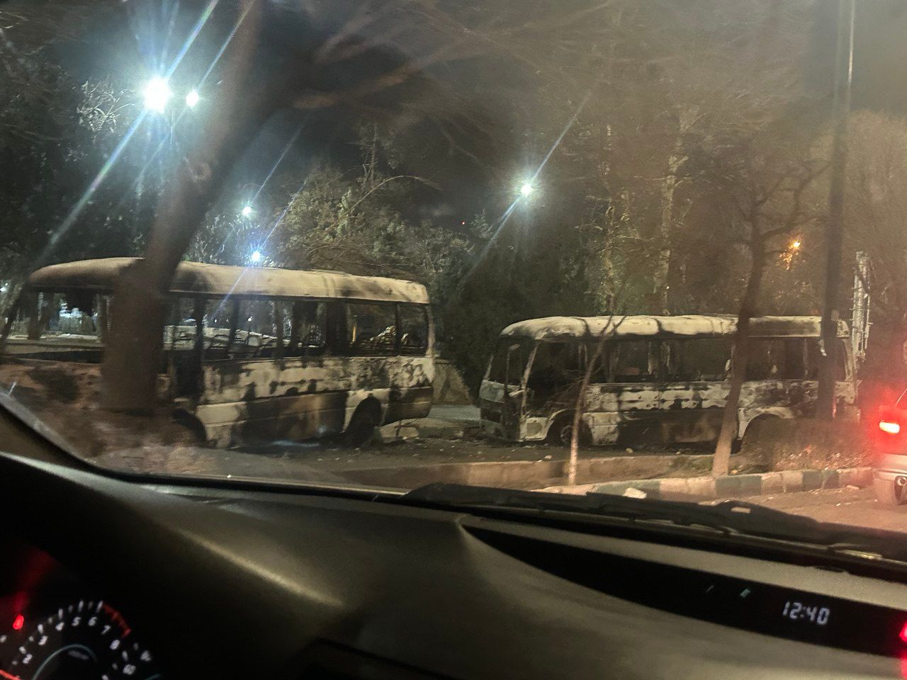 الأمن الإيراني "يعرض جثث قتلى" الاحتجاجات في شوارع "فردیس" واستخدام أسلحة ثقيلة للقمع 