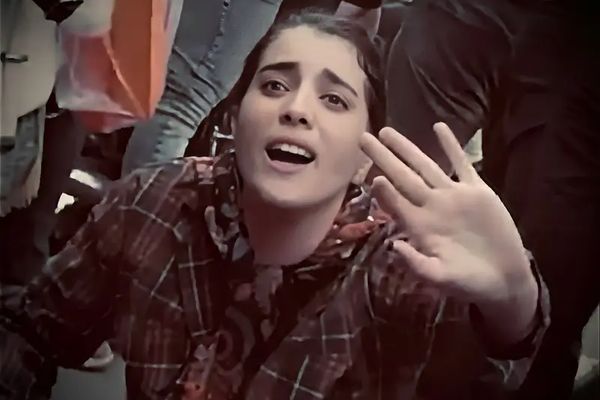 "ابنة تبريز" تتهم سلطات النظام الإيراني بتشويه سمعتها و"محاولة تقديمها" كمريضة نفسية