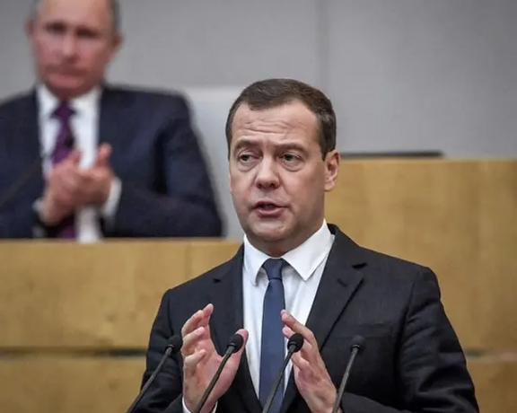 مدودوف: حتی در صورت انصراف اوکراین از عضویت در ناتو، حملههای روسیه ادامه مییابد