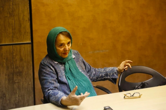 امیربانو فیروزکوهی، استاد زبان و ادبیات فارسی و مادر علی مصفا، در سن ۹۲ سالگی درگذشت