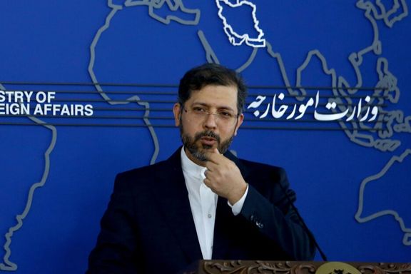 Saeed Khatibzadeh briefing reporters on December 27, 2021