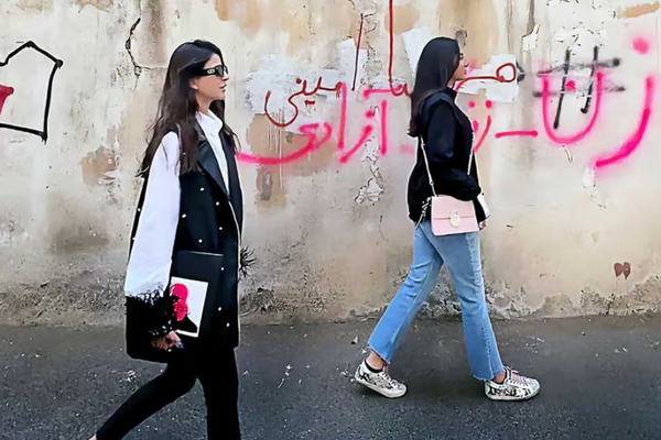 یادداشت روزنامه کیهان: اگر سنگر حجاب فرو بریزد سایر عرصههای فرهنگی و ارزشی هم فرو میریزد