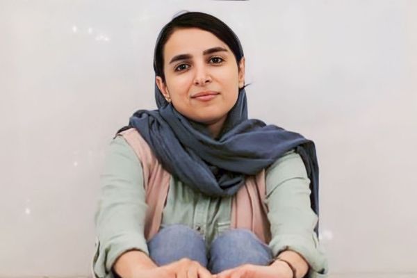 القضاء الإيراني يحجب صفحة فنانة كوميدية على "إنستغرام" بتهمة "تهديد الأمن النفسي للمجتمع"