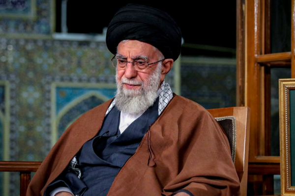 خامنئي في رسالته بمناسبة النوروز: المشكلة الرئيسية والمحورية تكمن في الاقتصاد
