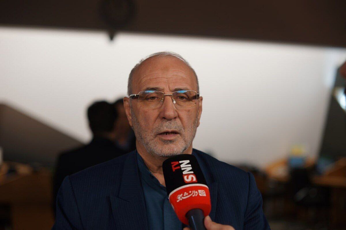 عضو کمیسیون اصل ۹۰ مجلس: موشکی داریم که هر فروند آن به ۸۰ بمب تبدیل می‌شود