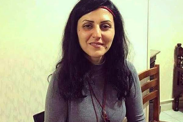 الحكم على الناشطة الحقوقية الإيرانية كلرخ إيرايي بالسجن 5 سنوات.. لمشاركتها في الاحتجاجات