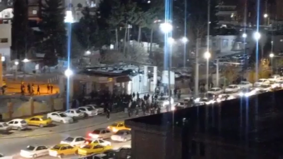 جلوگیری از اهدای خون و ربودن زخمیها پس از تیراندازی به معترضان ملکشاهی