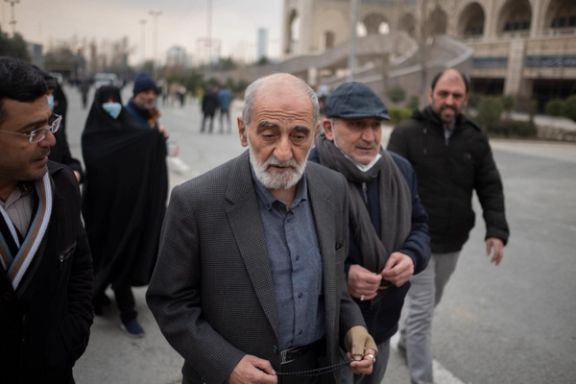 صحيفة المرشد الإيراني: من يطالبون بالتفاوض مع أميركا نائمون أو سكارى أو مجانين