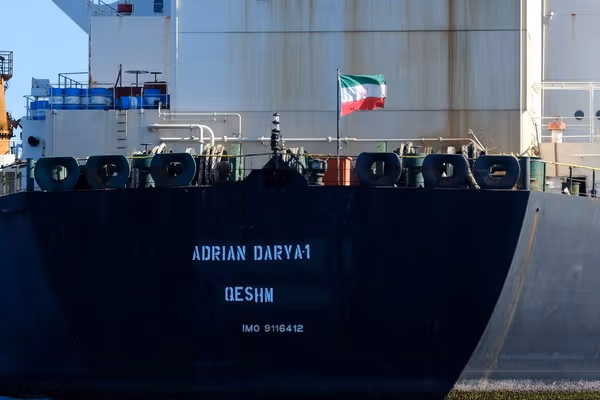یک مقام ارشد جمهوری اسلامی: تهران بهطور پیشدستانه تولید نفت خام را کاهش داده است