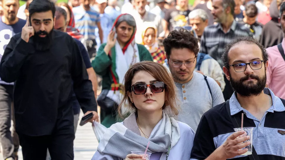 یادداشت حسین رونقی؛ احتمال مجرمانه خوانده شدن هر عملی در ایران و ضرورت آگاهی به خطرها