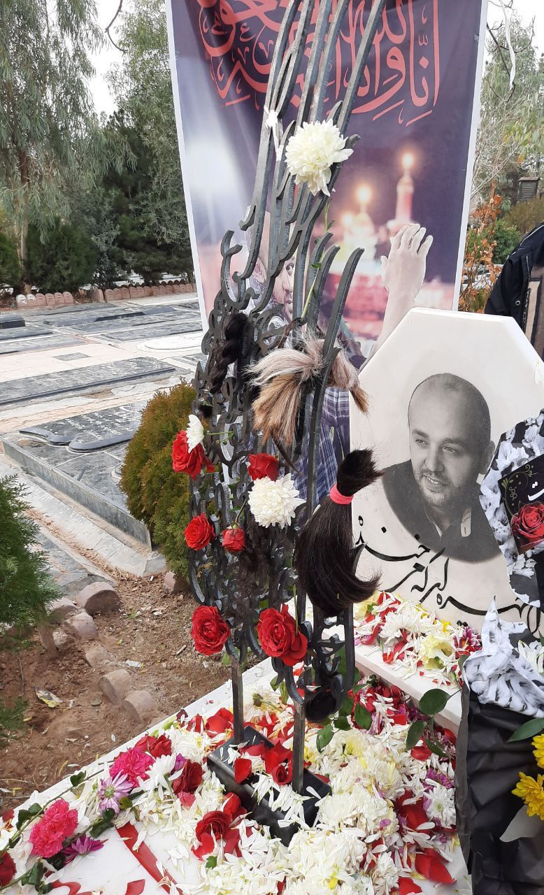 دفن دنیا فرهادی، چهلم علی روزبهانی و مراسم تولدی در مزار فرزین معروفی و علیرضا خوشکاربیاتی