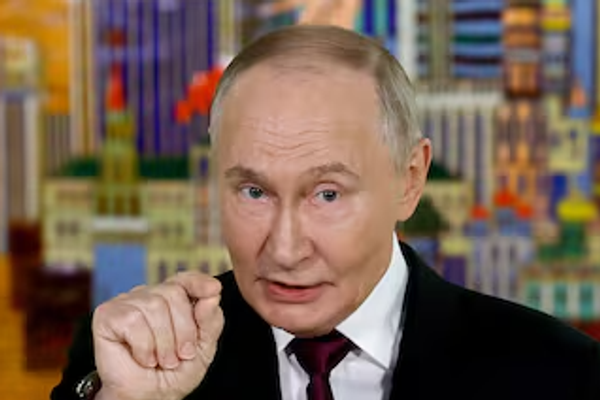 پوتین: روسیه تحولات ایران را از نزدیک دنبال میکند