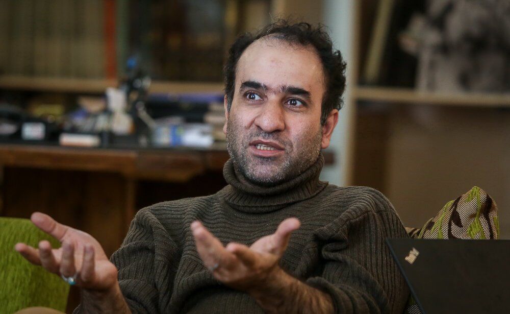 رضا امیرخانی،‌ نویسنده، براثر سقوط با پاراگلایدر، ضربه مغزی شد