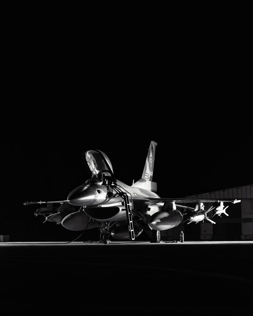 ارتش اسرائیل: حملات به زیرساخت‌های موشکی و پدافندی در ایران ادامه دارد