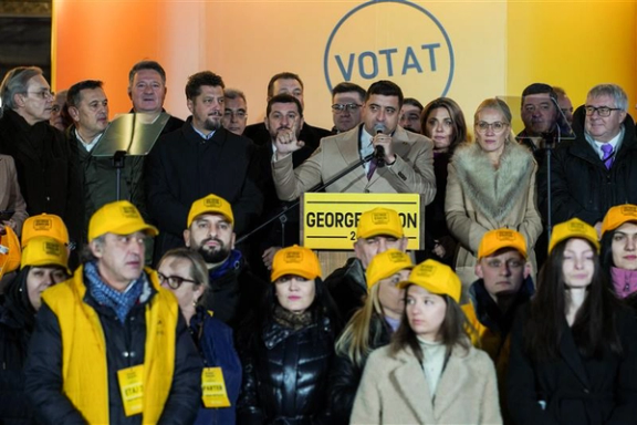 انتخابات ریاستجمهوری رومانی به مرحله دوم رفت؛ نامزد منتقد ناتو پیشتاز دور اول شد