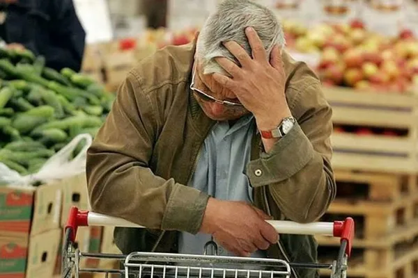 «تو که با مردم ایران در تماسی، واقعاً وضعیت ایران چطور است؟»