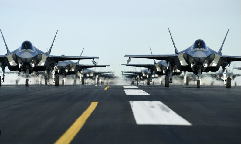  اف-۲۲ها در آسمان و تاماهاوک‌ها در دریا؛ آمریکا چگونه می‌تواند حمله به ایران را آغاز کند؟