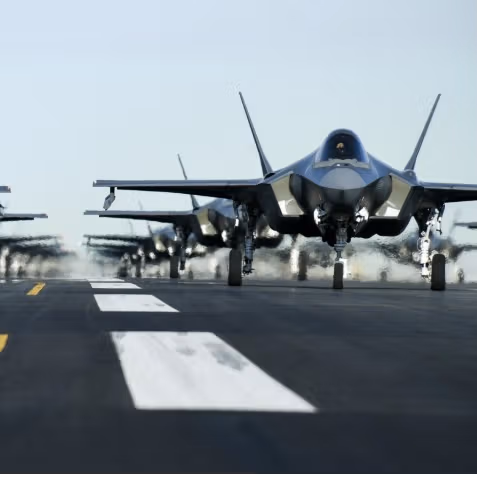 اف-۲۲ها در آسمان و تاماهاوکها در دریا؛ آمریکا چگونه میتواند حمله به ایران را آغاز کند؟