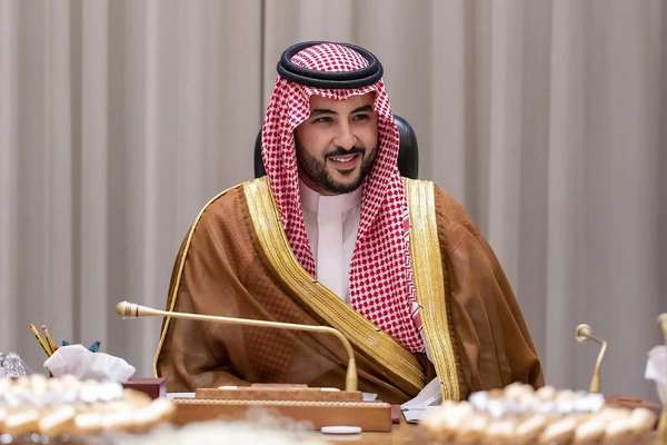 وزير الدفاع السعودي يحذر إيران من "أي حسابات خاطئة"