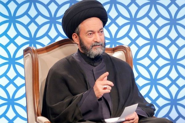 ممثل خامنئي: أي شعب عاقل يقبل بذلّ تفكيك أجهزة الطرد المركزي؟
