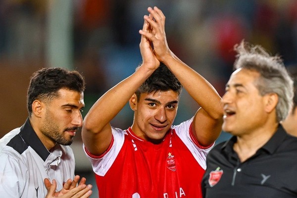 پویا اسمی، متولد ۱۳۸۸، جوانترین بازیکن پرسپولیس در تاریخ لیگ برتر