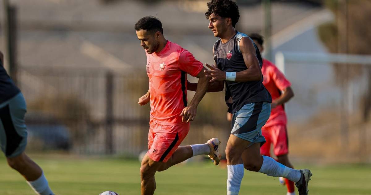 اوستون اورونوف، ستاره پرسپولیس در آستانه دربی مصدوم شد | Iran International