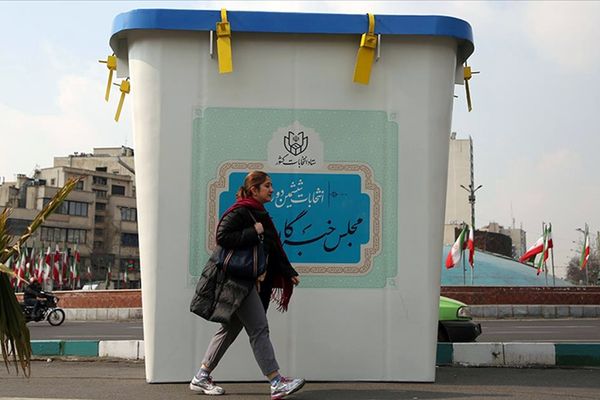 اعتبروها "مسرحية".. السجناء السياسيون والنشطاء المدنيون في إيران يؤكدون مقاطعة الانتخابات