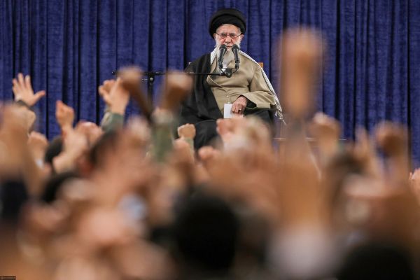 خامنئي: أميركا ستتلقى صفعة قاسية إذا هاجمتنا.. ولسنا بحاجة لوكلاء