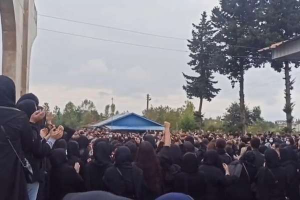 Iranians Continue Protests Wednesday After Nightfall