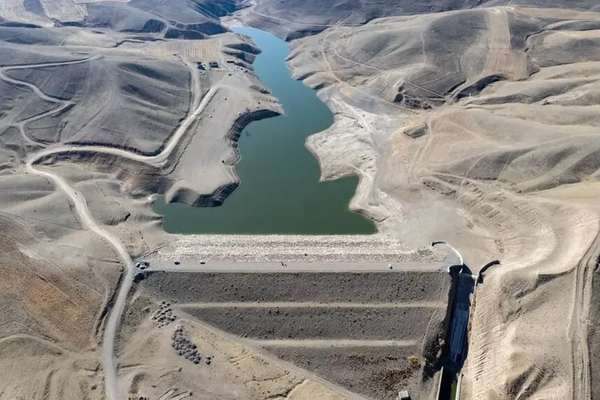مقام وزارت راه و شهرسازی: بحران آب شوخیبردار نیست