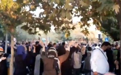 ادامه اعتراضها علیه حکومت در ایران در روز پنجشنبه با وجود قطع گسترده اینترنت