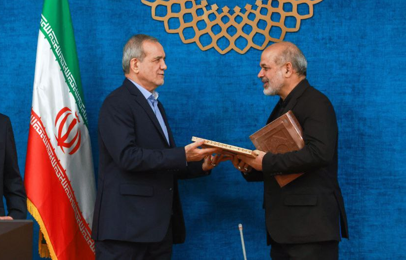 در پی بن‌بست در پاستور و بحران در بیت، سپاه کنترل کامل دولت را به دست گرفته است