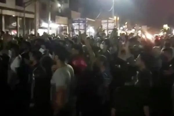 تعطّل الإنترنت في ست محافظات إيرانية مع استمرار الاحتجاجات